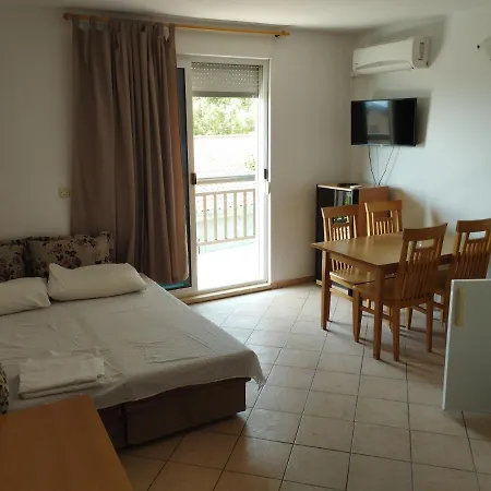Jelena Apartman *